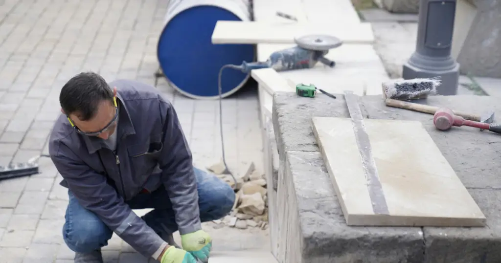 Can a general contractor do demolition