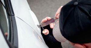 how much locksmith make a year